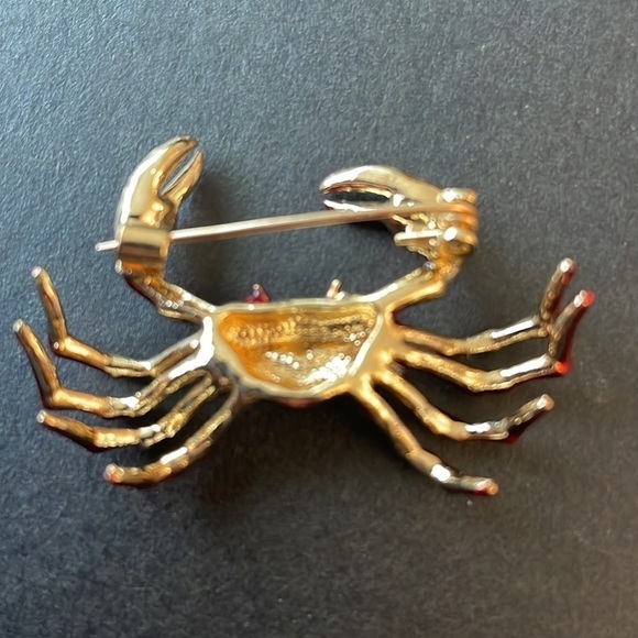 Macys Crab Brooch - Picture 3 of 3